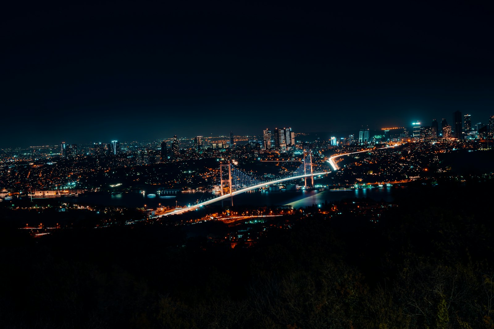 Gece şehir ışıkları